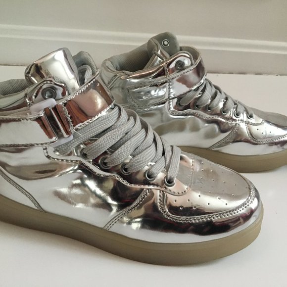 Light up Sneakers size 6.5 Women’s Silver LED Unisex cosplay - Picture 4 of 11